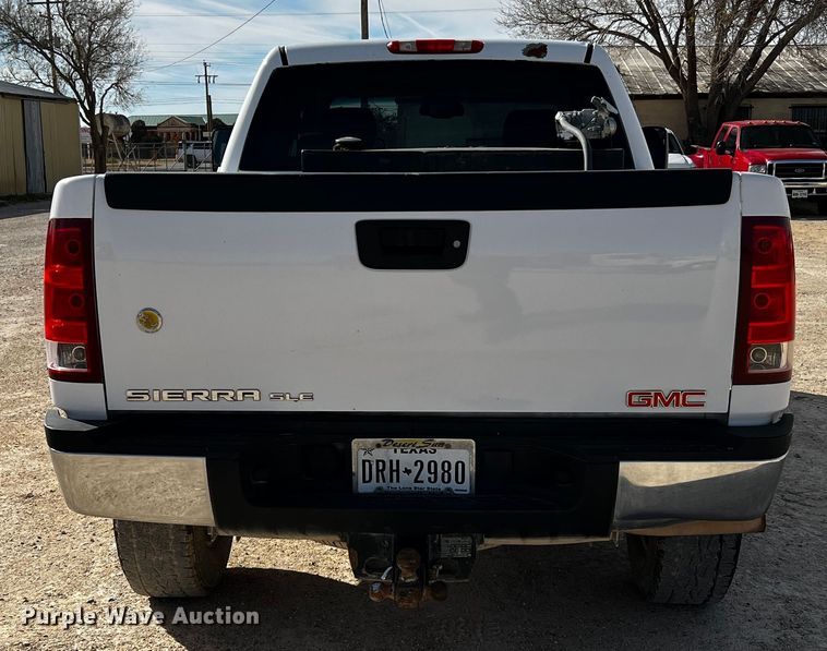 image for item DO8936 2011 GMC Sierra 2500HD  Crew Cab pickup truck