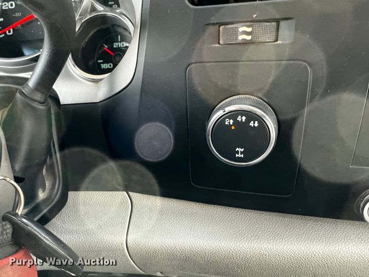 image for item DO8936 2011 GMC Sierra 2500HD  Crew Cab pickup truck