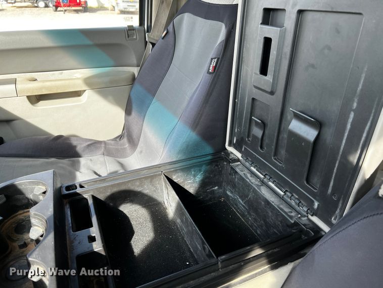 image for item DO8936 2011 GMC Sierra 2500HD  Crew Cab pickup truck