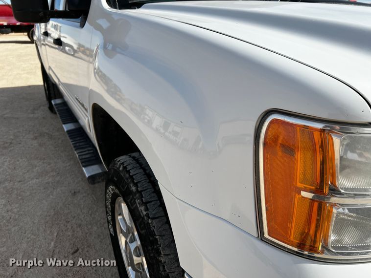 image for item DO8936 2011 GMC Sierra 2500HD  Crew Cab pickup truck