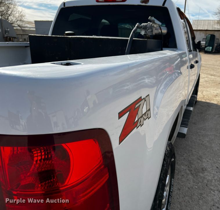 image for item DO8936 2011 GMC Sierra 2500HD  Crew Cab pickup truck