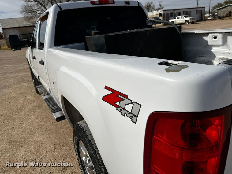 image for item DO8936 2011 GMC Sierra 2500HD  Crew Cab pickup truck