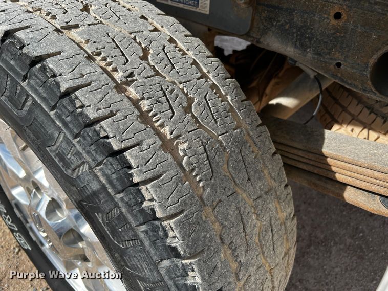 image for item DO8936 2011 GMC Sierra 2500HD  Crew Cab pickup truck