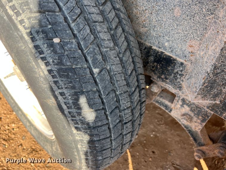 image for item DO8939 2007 Top Hat  utility trailer