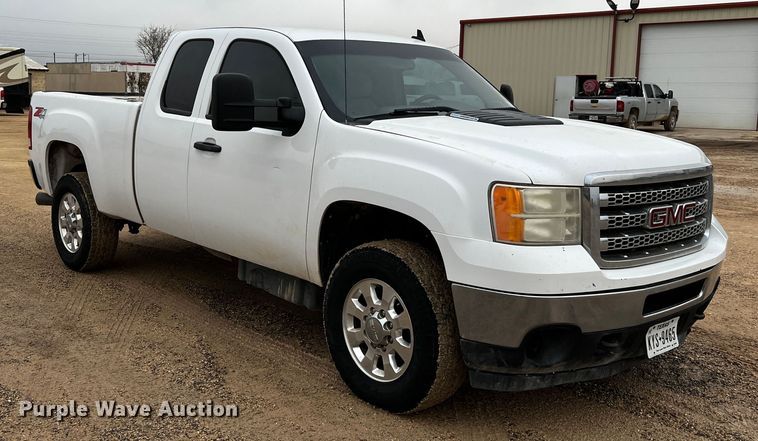 image for item DO8940 2013 GMC Sierra 2500HD  Ext. Cab pickup truck