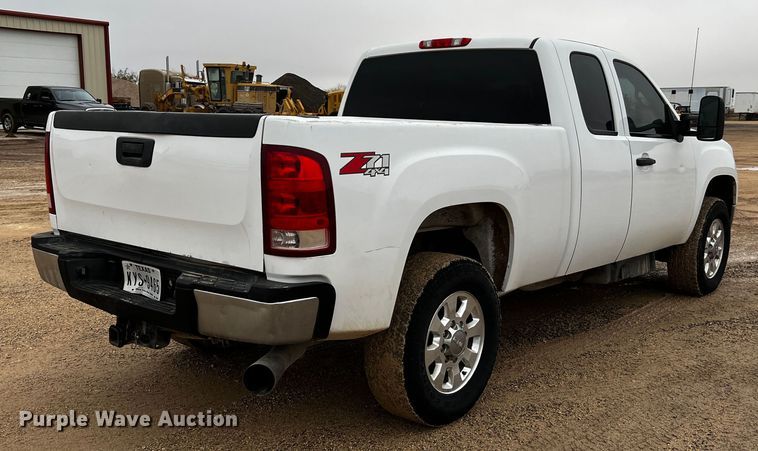 image for item DO8940 2013 GMC Sierra 2500HD  Ext. Cab pickup truck