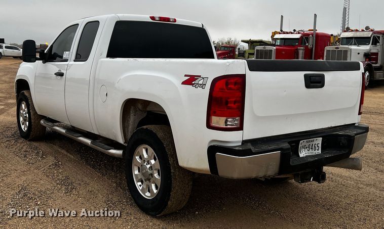 image for item DO8940 2013 GMC Sierra 2500HD  Ext. Cab pickup truck
