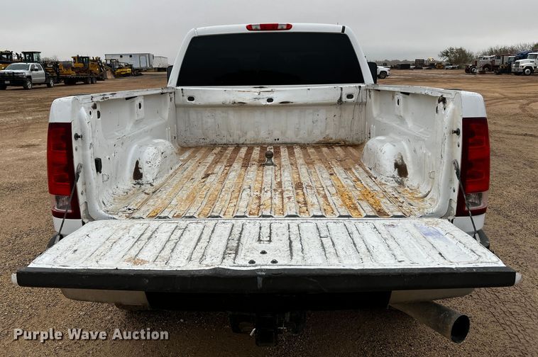 image for item DO8940 2013 GMC Sierra 2500HD  Ext. Cab pickup truck