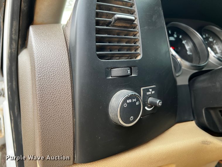 image for item DO8940 2013 GMC Sierra 2500HD  Ext. Cab pickup truck