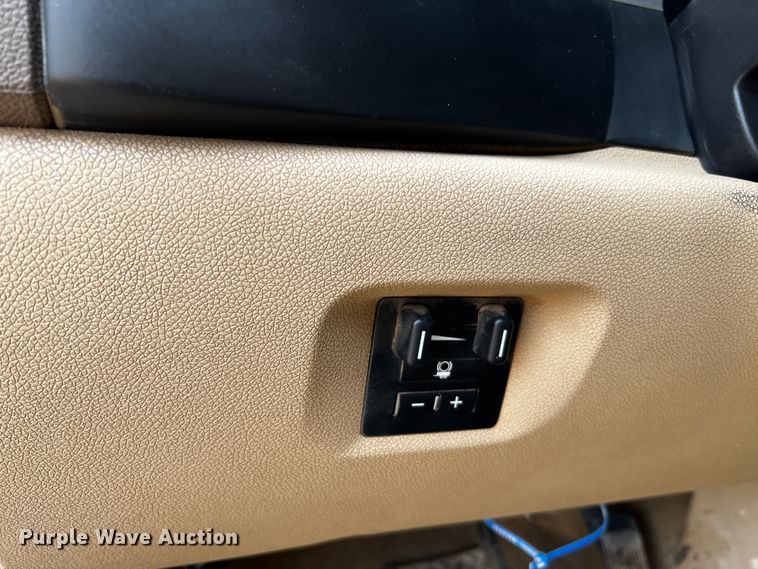 image for item DO8940 2013 GMC Sierra 2500HD  Ext. Cab pickup truck