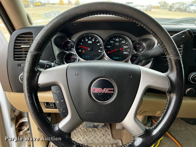 image for item DO8940 2013 GMC Sierra 2500HD  Ext. Cab pickup truck