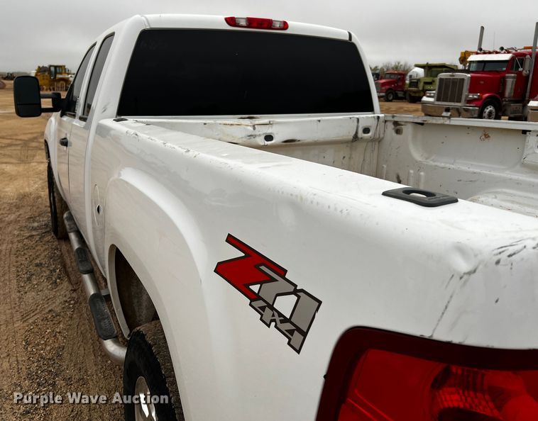 image for item DO8940 2013 GMC Sierra 2500HD  Ext. Cab pickup truck