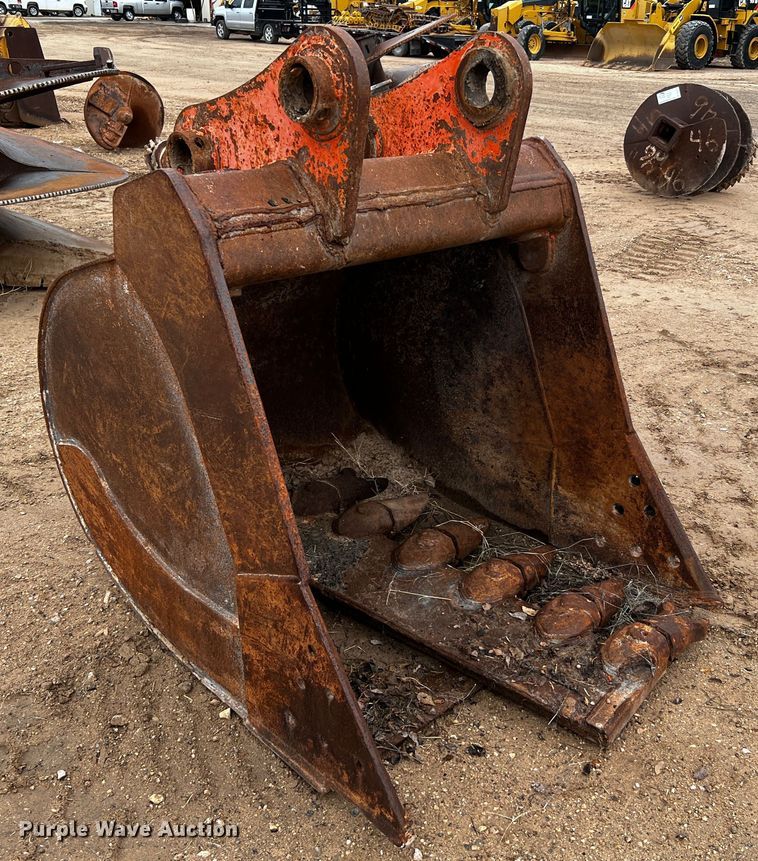 image for item DO8980 John Deere Hitachi  46"W excavator bucket