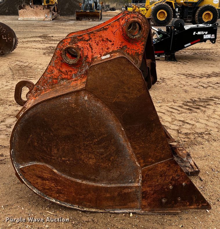 image for item DO8980 John Deere Hitachi  46"W excavator bucket