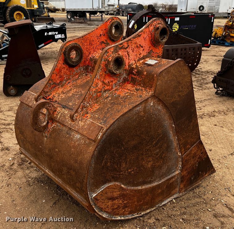 image for item DO8980 John Deere Hitachi  46"W excavator bucket