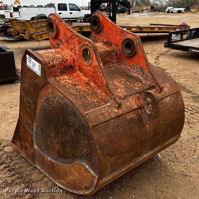 image for item DO8980 John Deere Hitachi  46"W excavator bucket
