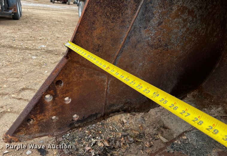 image for item DO8980 John Deere Hitachi  46"W excavator bucket