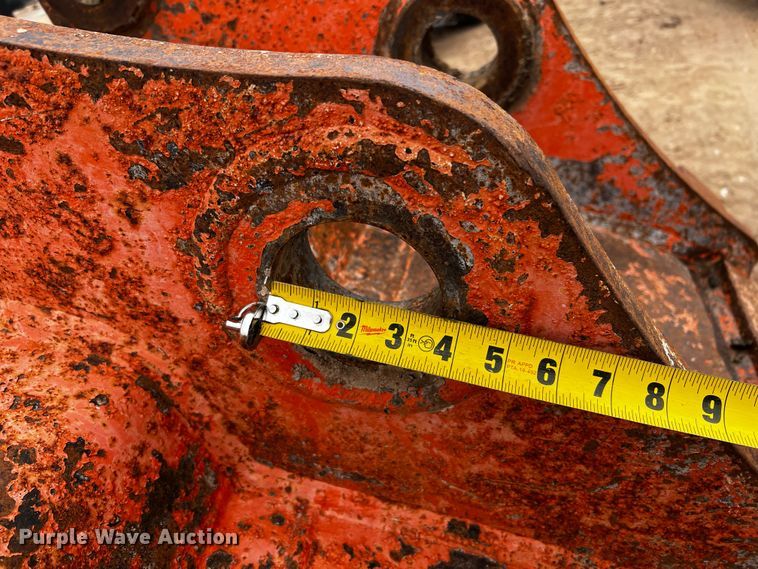 image for item DO8980 John Deere Hitachi  46"W excavator bucket