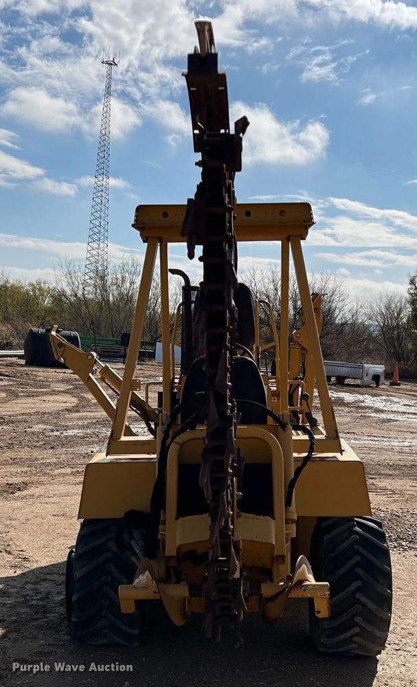 image for item DO8985 1999 Vermeer V5750  trencher