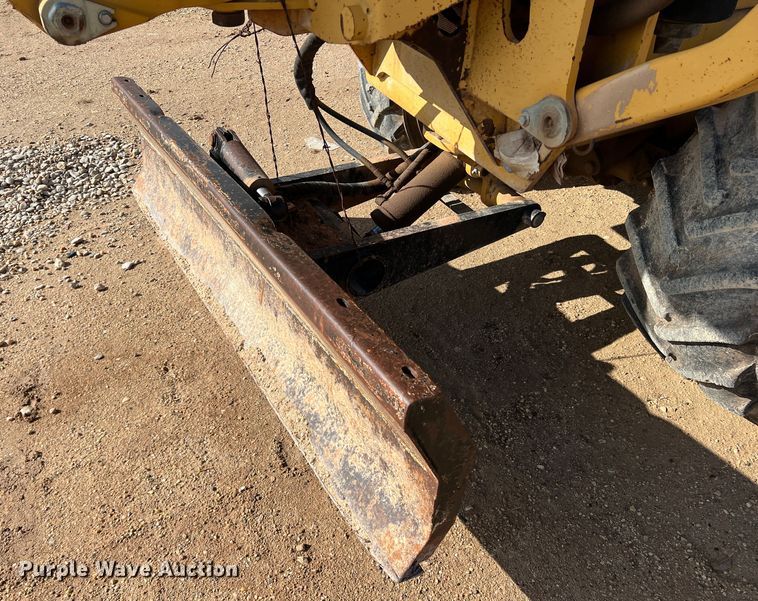 image for item DO8985 1999 Vermeer V5750  trencher