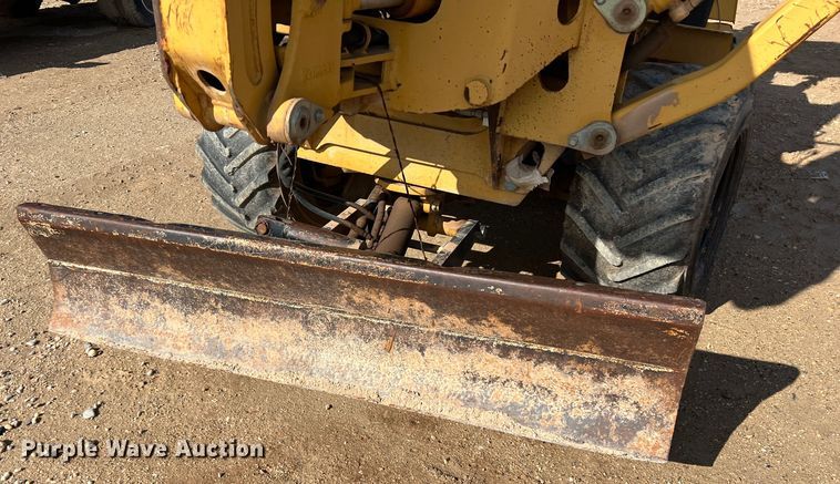 image for item DO8985 1999 Vermeer V5750  trencher