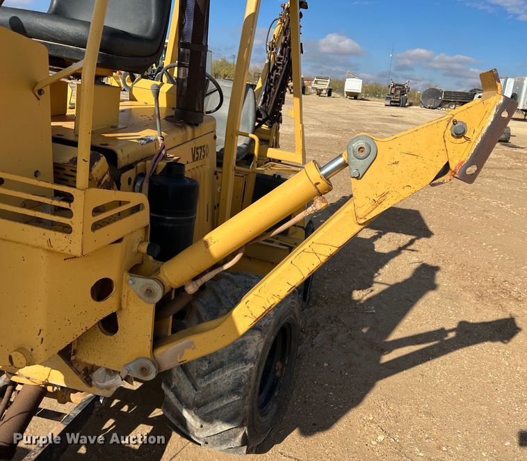 image for item DO8985 1999 Vermeer V5750  trencher