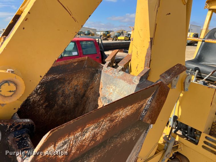 image for item DO8985 1999 Vermeer V5750  trencher