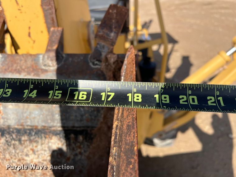 image for item DO8985 1999 Vermeer V5750  trencher