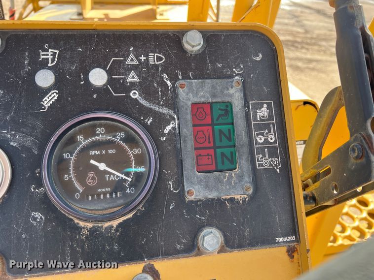 image for item DO8985 1999 Vermeer V5750  trencher