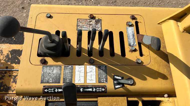 image for item DO8985 1999 Vermeer V5750  trencher