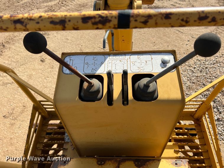 image for item DO8985 1999 Vermeer V5750  trencher