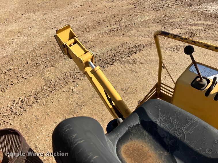 image for item DO8985 1999 Vermeer V5750  trencher