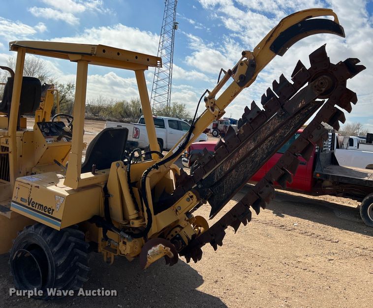 image for item DO8985 1999 Vermeer V5750  trencher