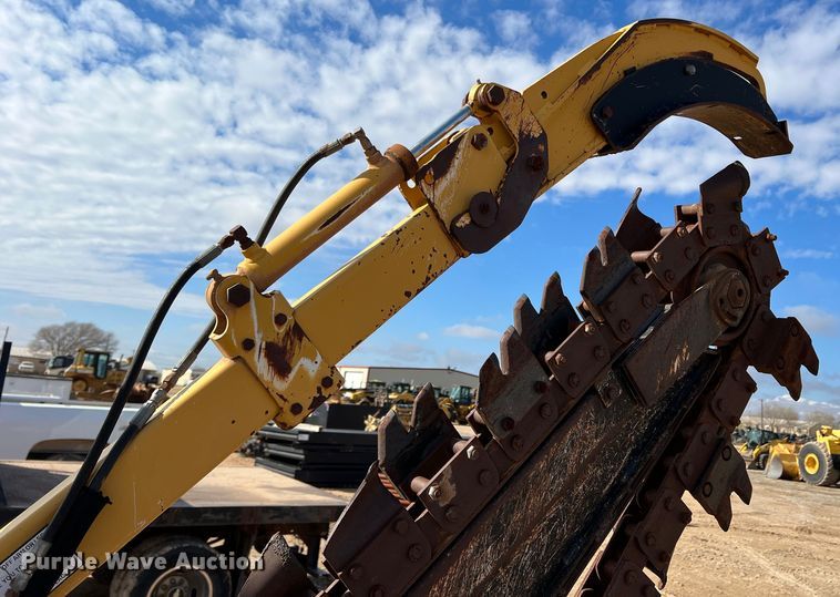 image for item DO8985 1999 Vermeer V5750  trencher