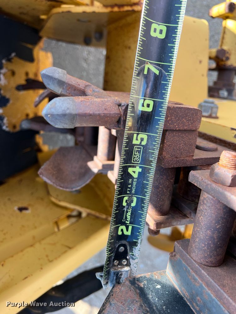 image for item DO8985 1999 Vermeer V5750  trencher