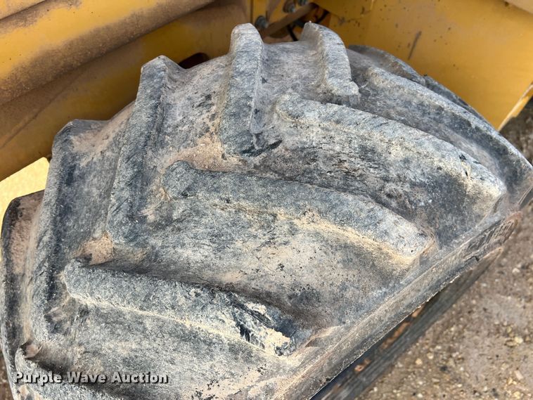 image for item DO8985 1999 Vermeer V5750  trencher