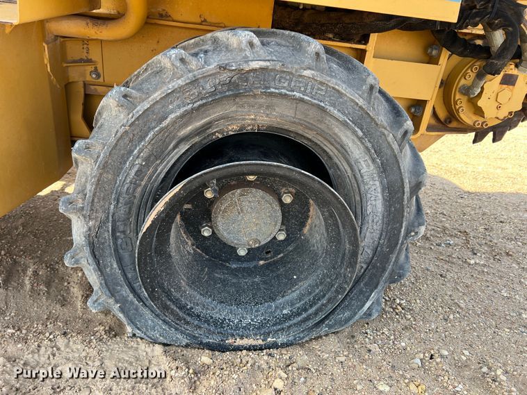 image for item DO8985 1999 Vermeer V5750  trencher