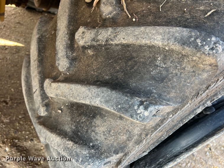 image for item DO8985 1999 Vermeer V5750  trencher