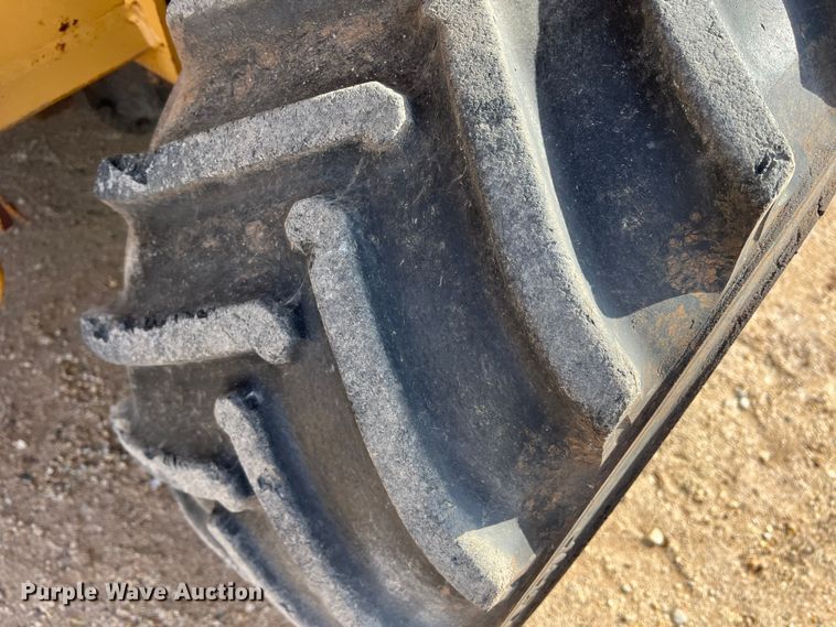 image for item DO8985 1999 Vermeer V5750  trencher