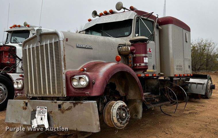image for item DQ1937 1981 Kenworth W900  semi truck