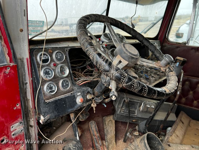 image for item DQ1937 1981 Kenworth W900  semi truck