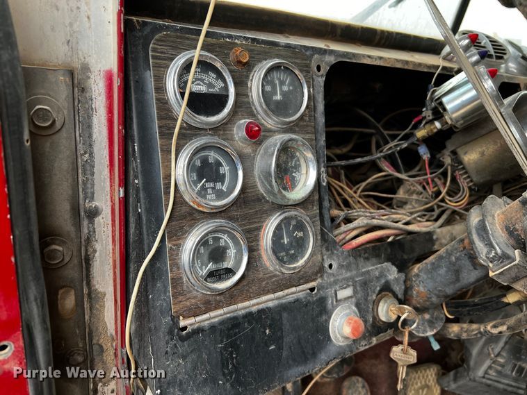 image for item DQ1937 1981 Kenworth W900  semi truck