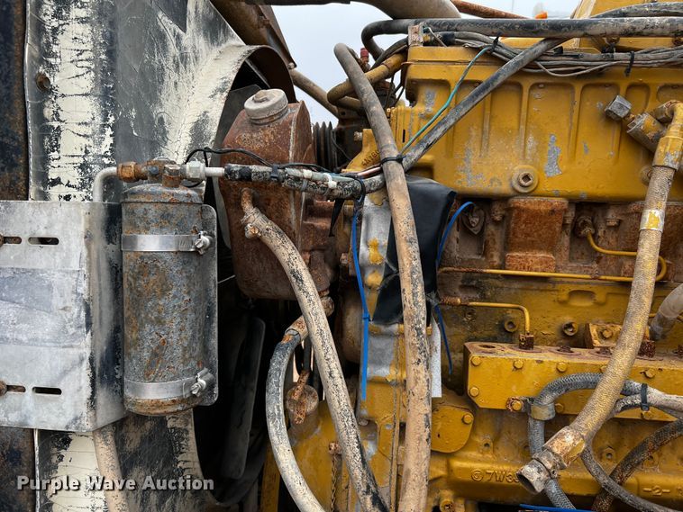 image for item DQ1937 1981 Kenworth W900  semi truck