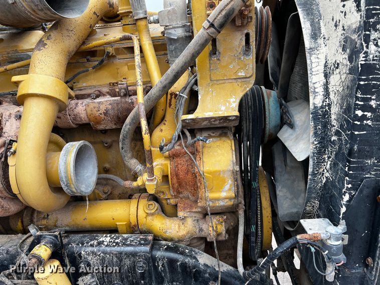 image for item DQ1937 1981 Kenworth W900  semi truck