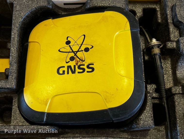 image for item MF9780 Leica  GPS System