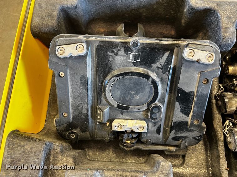 image for item MF9780 Leica  GPS System