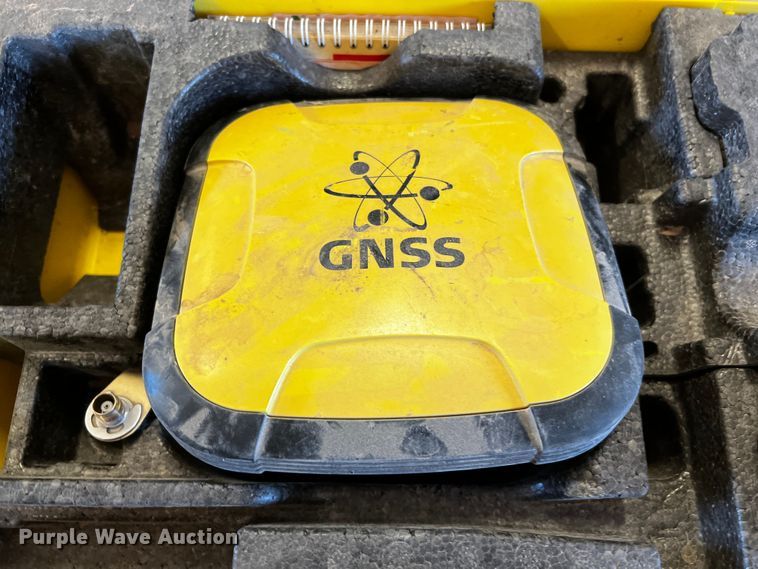 image for item MK9754 Leica  GPS system