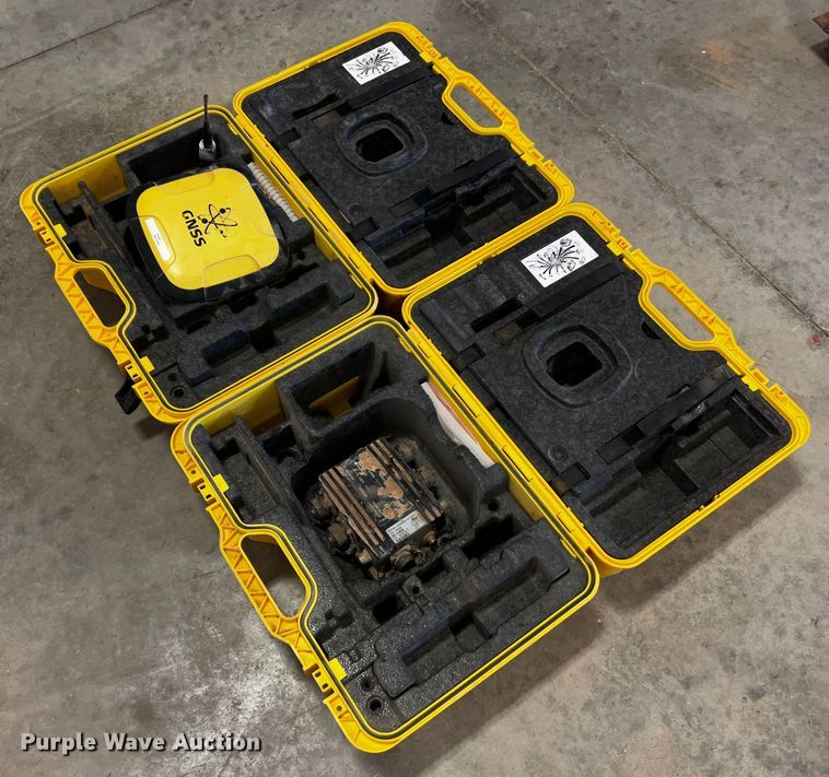 image for item MK9759 Leica  GPS system equipment