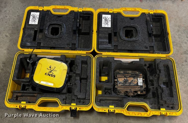 image for item MK9759 Leica  GPS system equipment