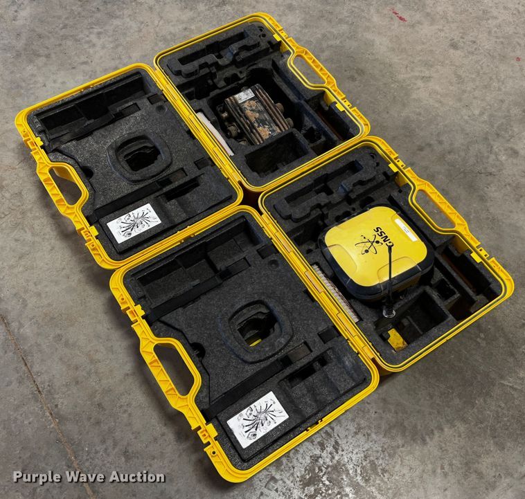 image for item MK9759 Leica  GPS system equipment